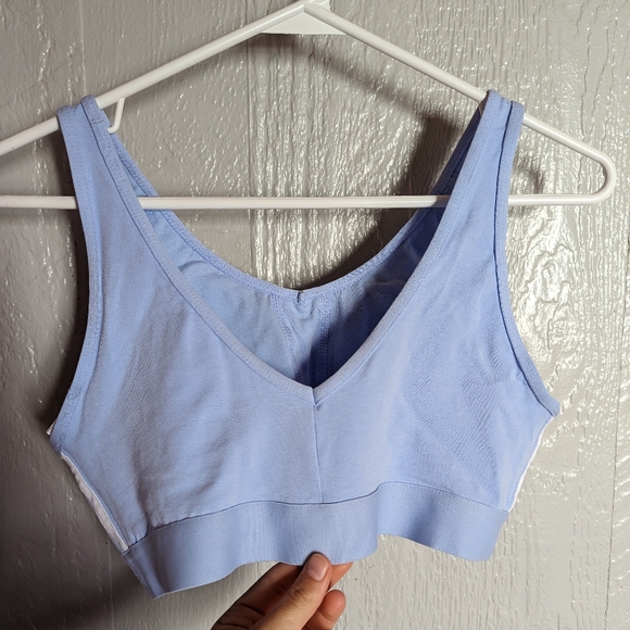 Adidas Sports Bra with V-back - Picture 2 of 3